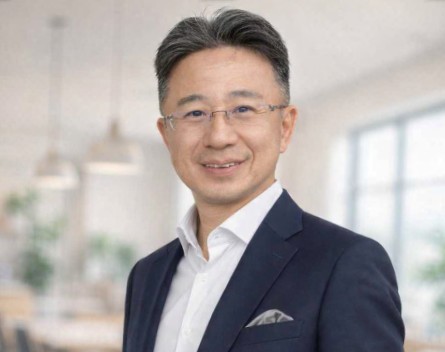 須原 俊男 氏