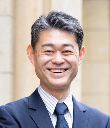 鈴木 健二郎 氏